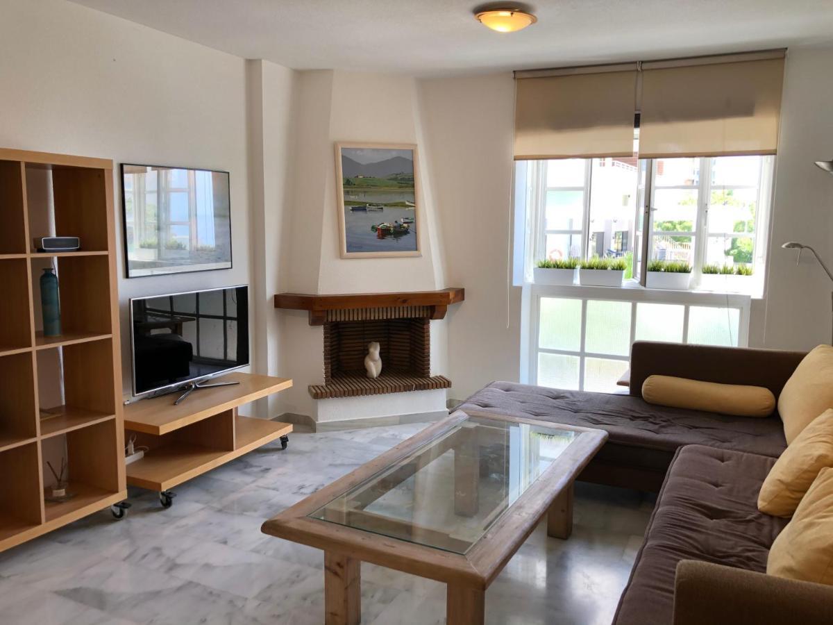 El Cortijuelo. Magnificent Triplex Terraced House With Rooftop Of 18M2, Overlooking The Sea. Parking Torremolinos Eksteriør bilde