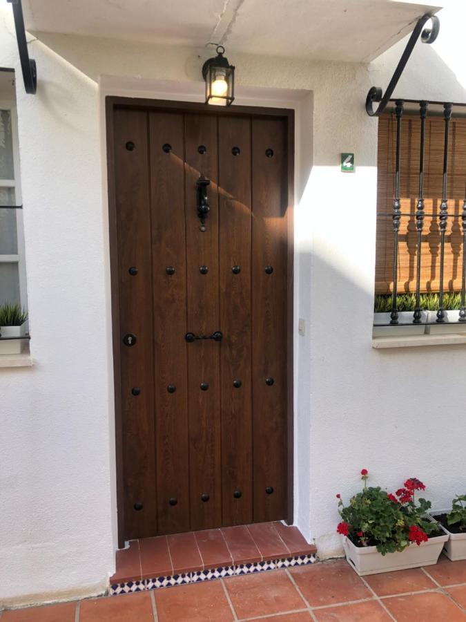 El Cortijuelo. Magnificent Triplex Terraced House With Rooftop Of 18M2, Overlooking The Sea. Parking Torremolinos Eksteriør bilde