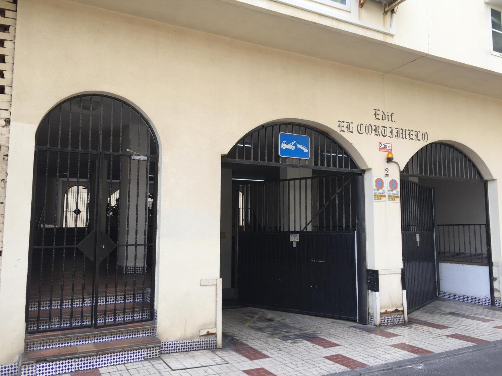 El Cortijuelo. Magnificent Triplex Terraced House With Rooftop Of 18M2, Overlooking The Sea. Parking Torremolinos Eksteriør bilde