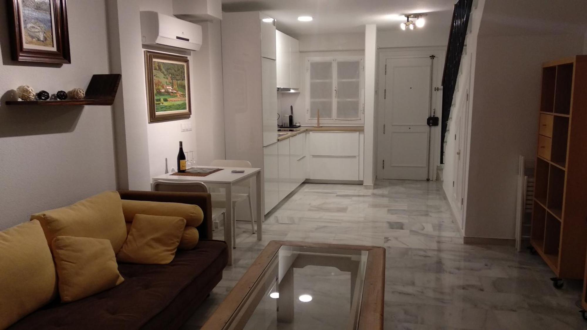 El Cortijuelo. Magnificent Triplex Terraced House With Rooftop Of 18M2, Overlooking The Sea. Parking Torremolinos Eksteriør bilde