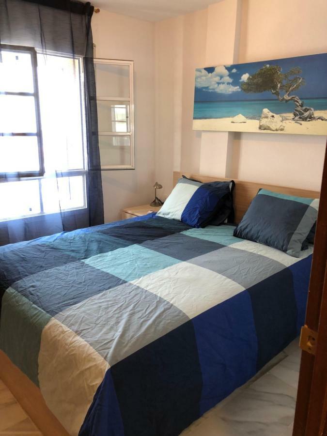 El Cortijuelo. Magnificent Triplex Terraced House With Rooftop Of 18M2, Overlooking The Sea. Parking Torremolinos Eksteriør bilde
